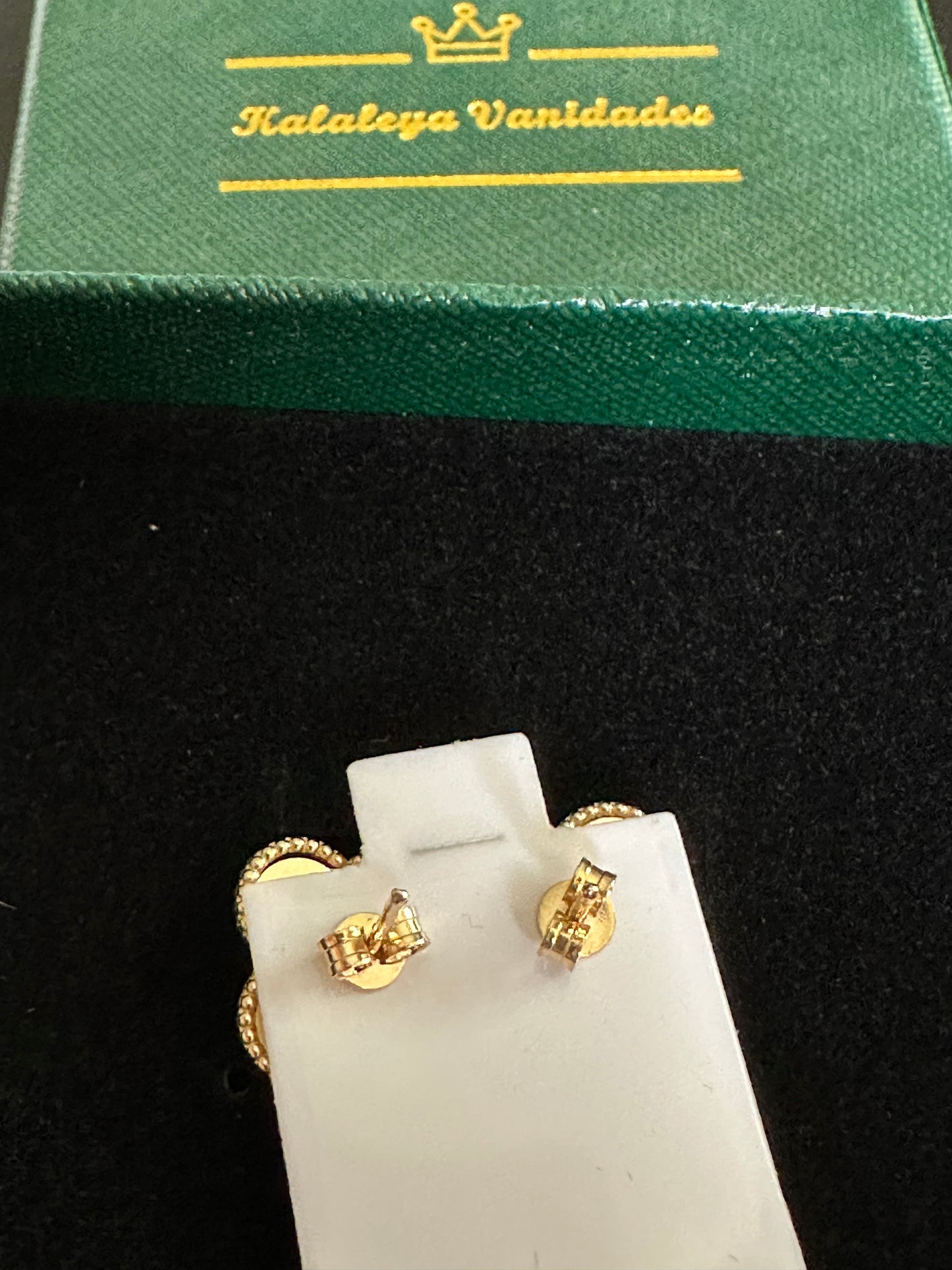 Aretes clover sólidos