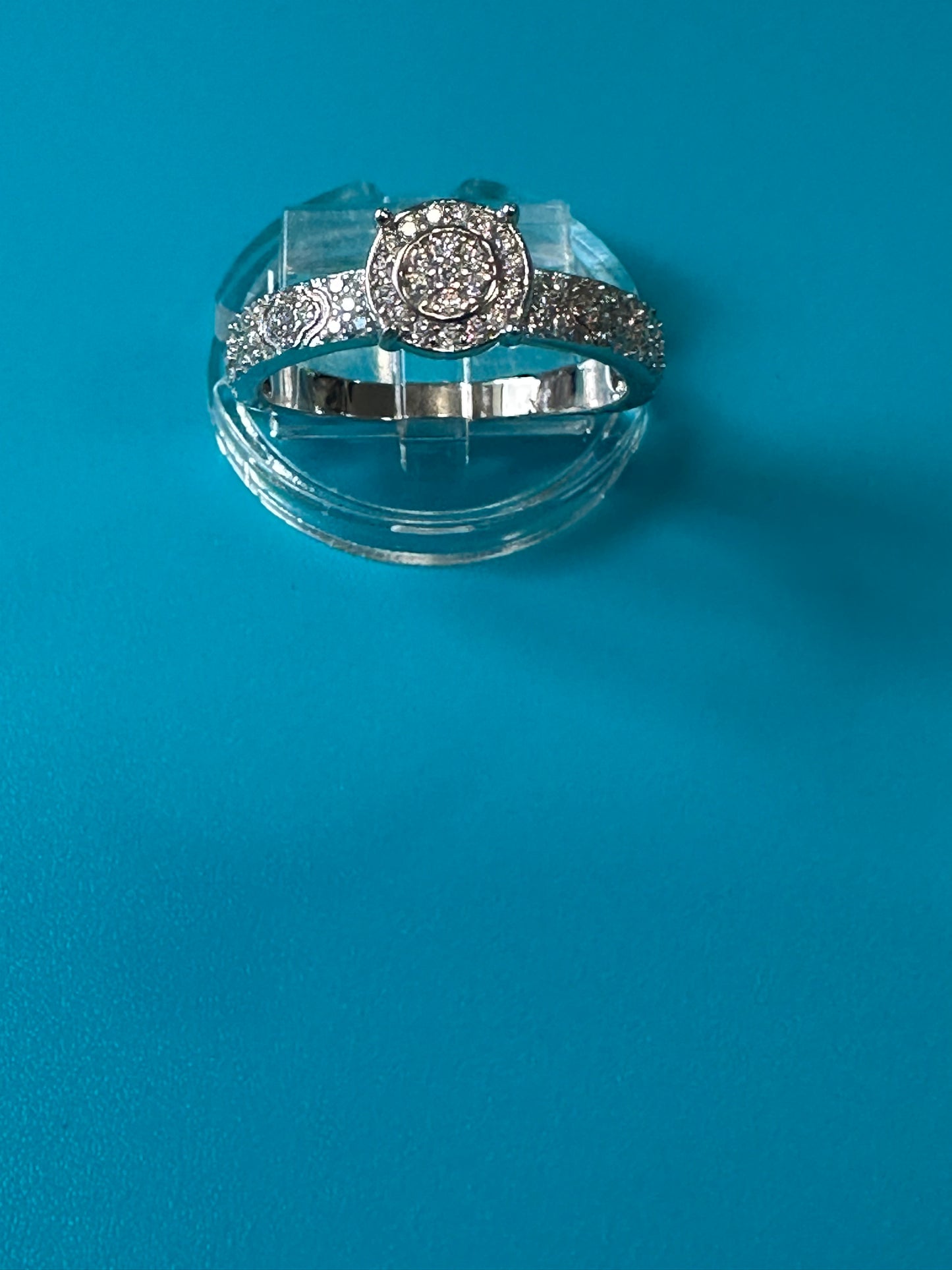 Anillo con sirconias #9.5