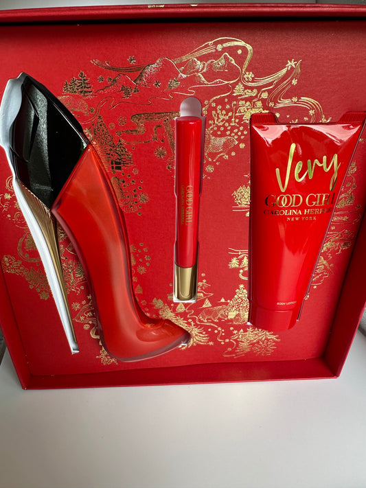 Carolina Herrera set