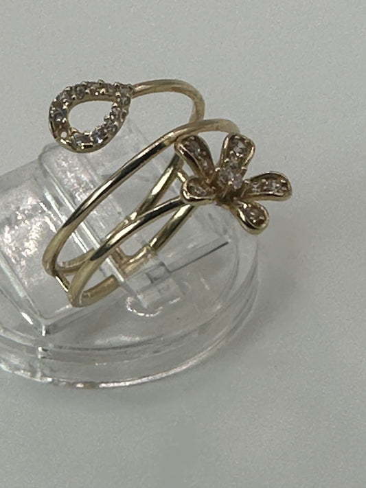 Anillo flor con sirconias