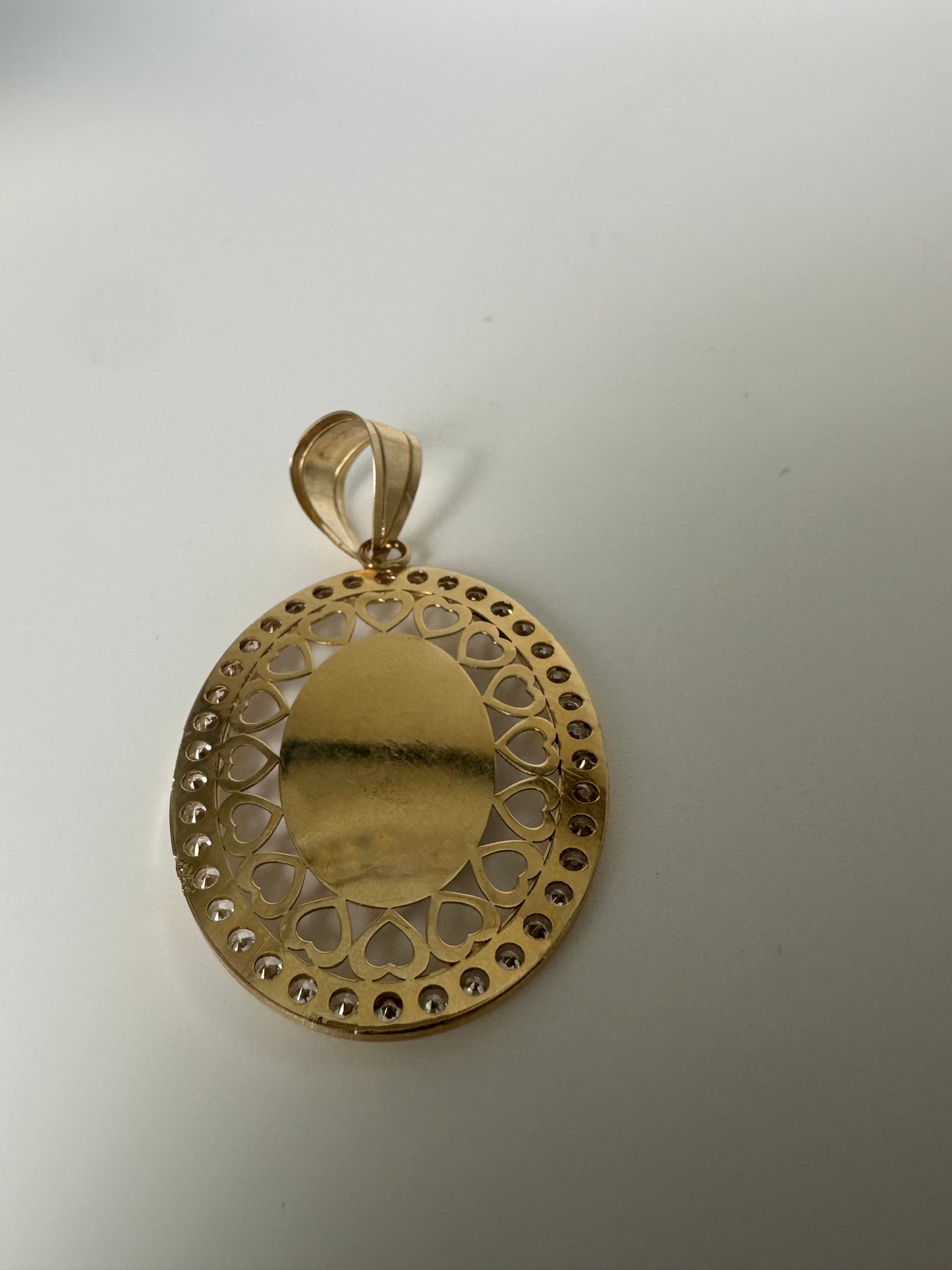 Medalla Virgen con corazones y sirconias