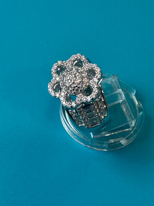 Anillo de flor con sirconia #7 1/2