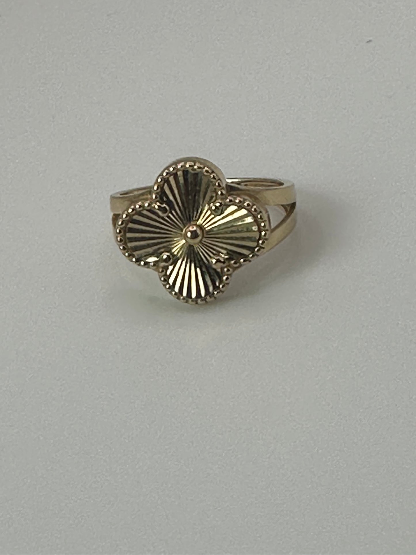 Anillo clover