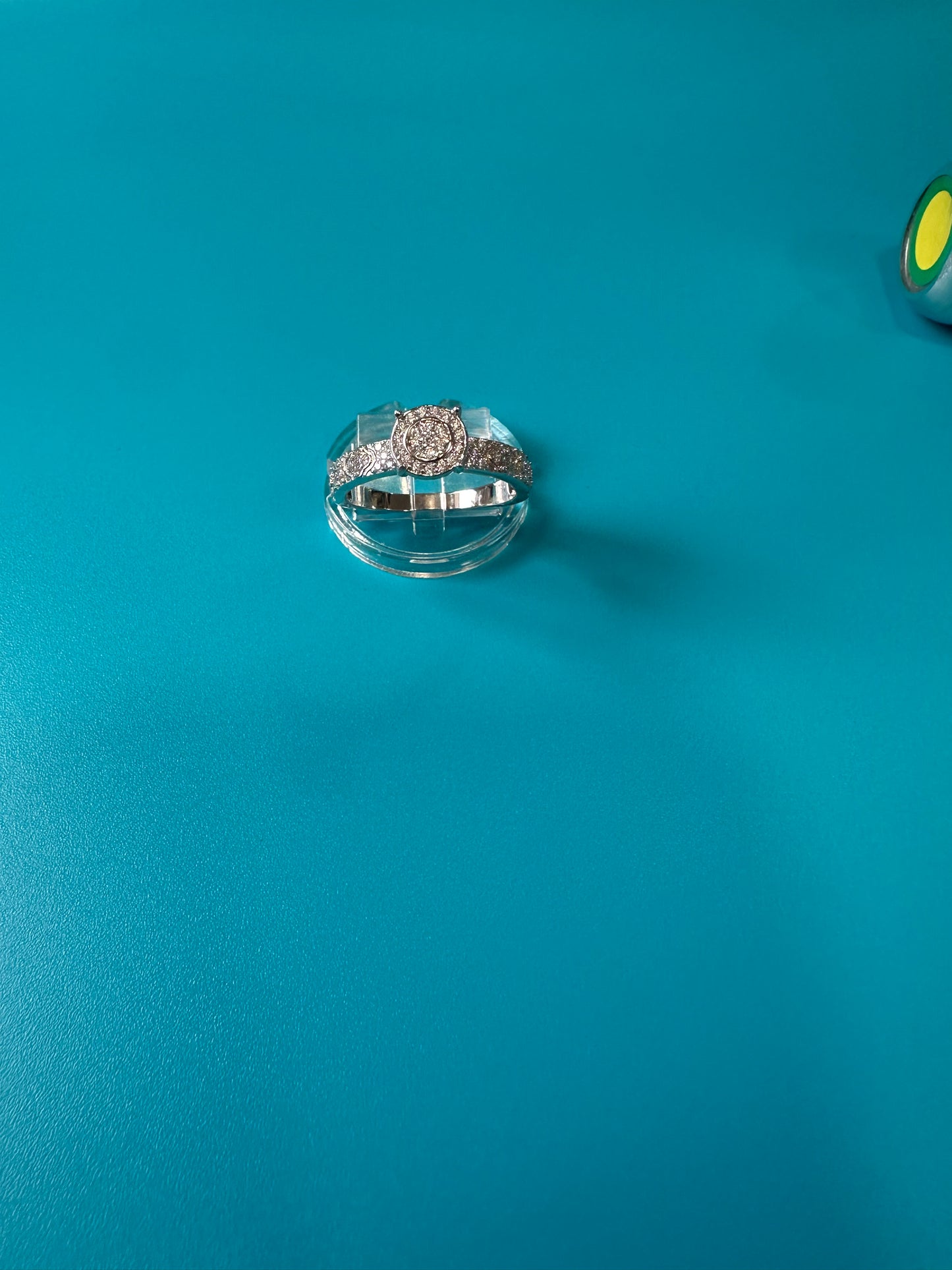 Anillo con sirconias #9.5