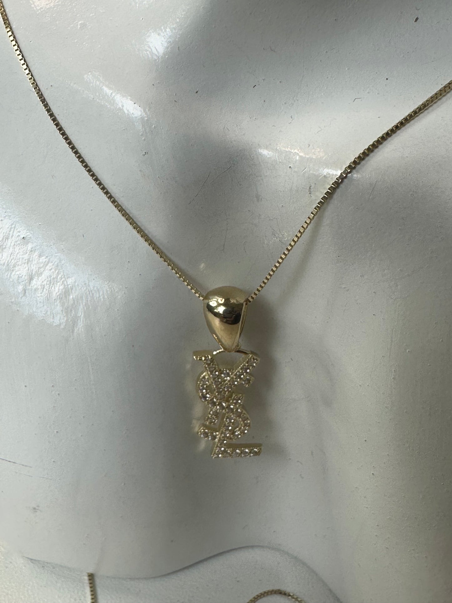 Cadenita con medalla 18”