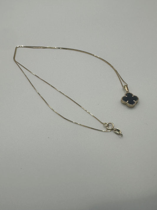 Cadena con medalla clover